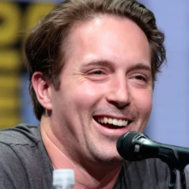 Beck Bennett profile photo