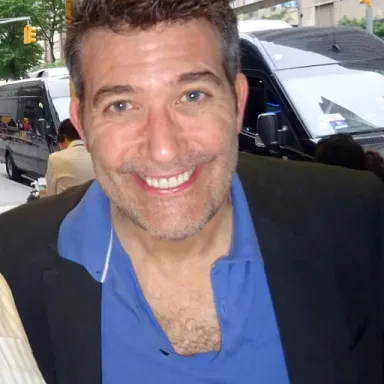 Craig Bierko profile photo