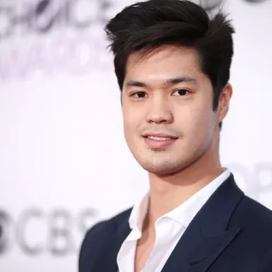 Ross Butler (actor) profile photo