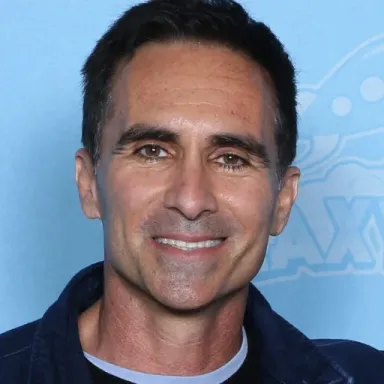 Néstor Carbonell profile photo