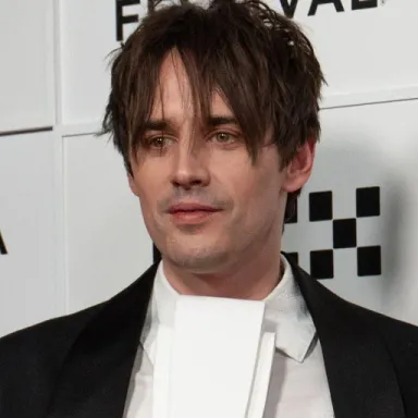 Reeve Carney profile photo