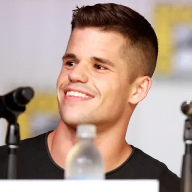 Charlie Carver profile photo