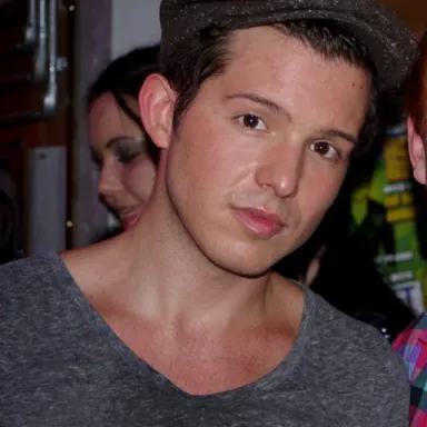 Simon Curtis (singer) profile photo
