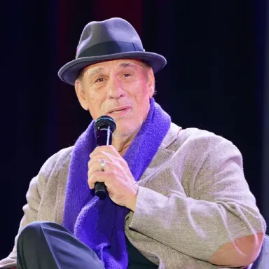 Robert Davi profile photo