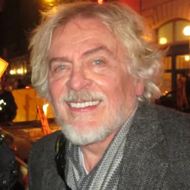 Daniel Davis (actor) profile photo