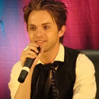 Thomas Dekker (actor) profile photo