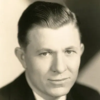Stuart Erwin profile photo