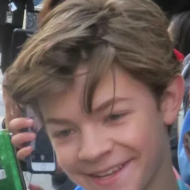 Oakes Fegley profile photo