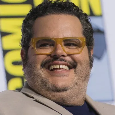 Josh Gad profile photo