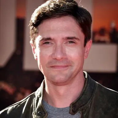 Topher Grace profile photo