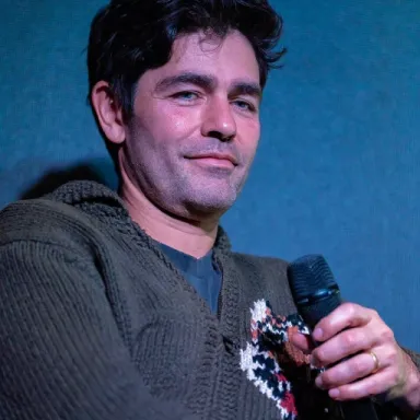Adrian Grenier profile photo