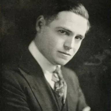 Edward Hearn (actor) profile photo