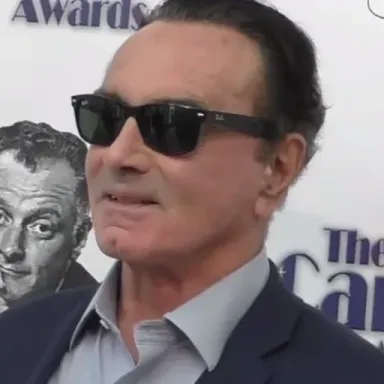 Dan Hedaya profile photo