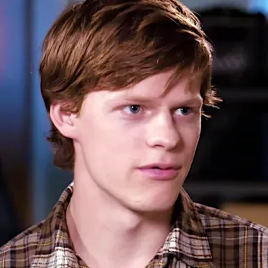 Lucas Hedges profile photo