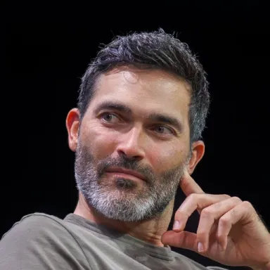 Tyler Hoechlin profile photo