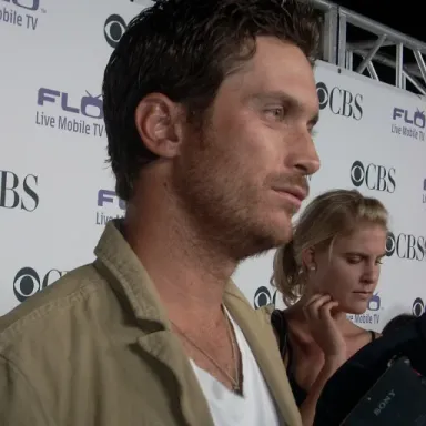 Oliver Hudson profile photo