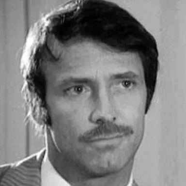 Thomas Hunter (actor) profile photo