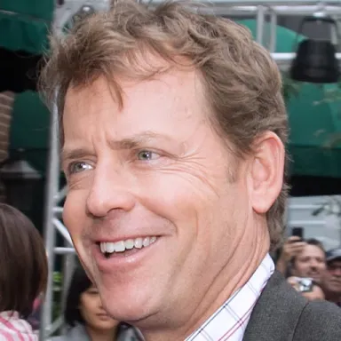 Greg Kinnear profile photo