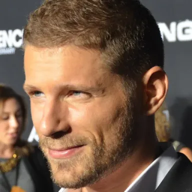 Matt Lauria profile photo