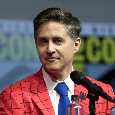 Yuri Lowenthal profile photo