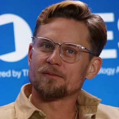 Billy Magnussen profile photo