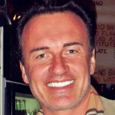 Julian McMahon profile photo