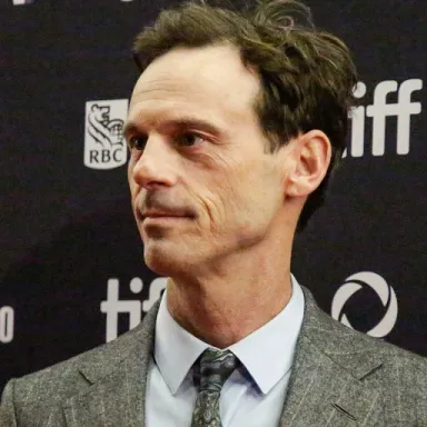 Scoot McNairy profile photo