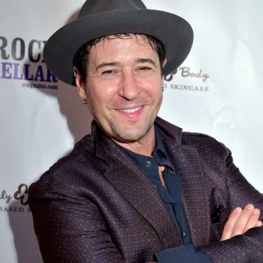 Rob Morrow profile photo