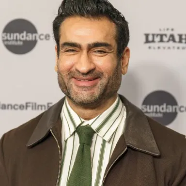 Kumail Nanjiani profile photo