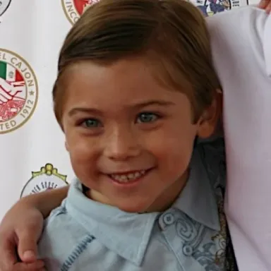 Raymond Ochoa profile photo