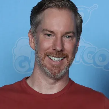 Chris Owen (actor) profile photo