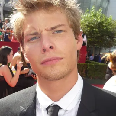 Hunter Parrish profile photo