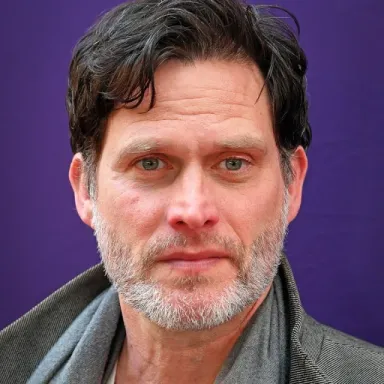 Steven Pasquale profile photo
