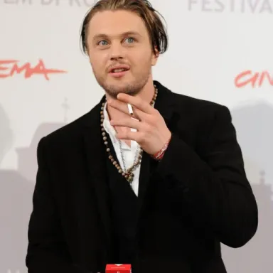 Michael Pitt profile photo