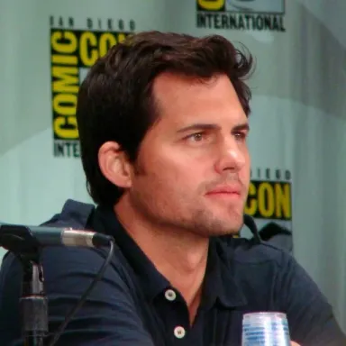 Kristoffer Polaha profile photo