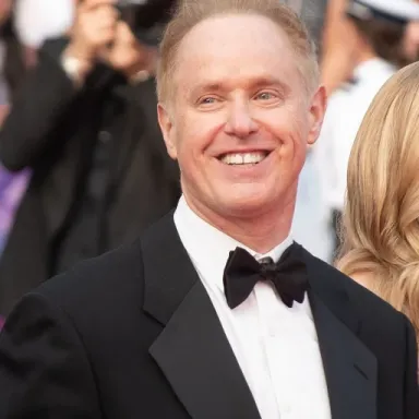 Raphael Sbarge profile photo