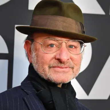 Fisher Stevens profile photo