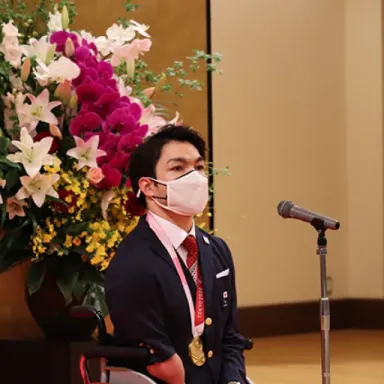 Takayuki Suzuki profile photo