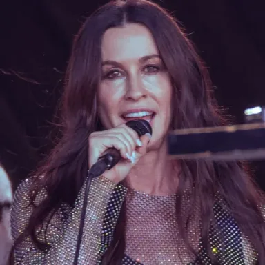 Alanis Morissette profile photo