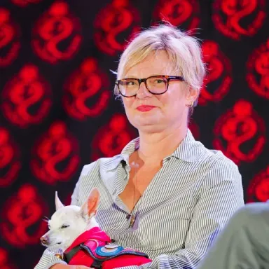 Martha Plimpton profile photo