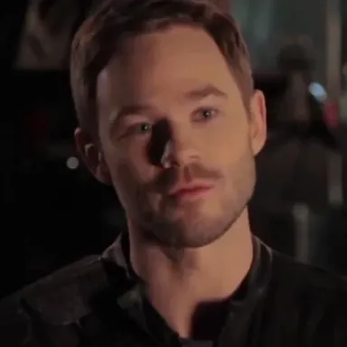 Aaron Ashmore profile photo
