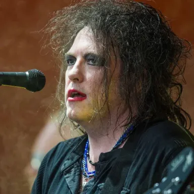 Robert Smith (musician) profile photo