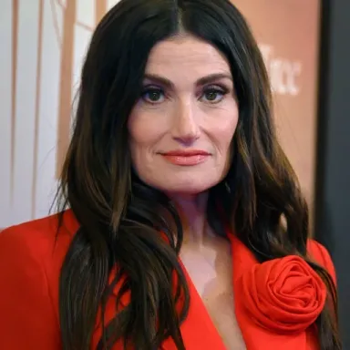Idina Menzel profile photo