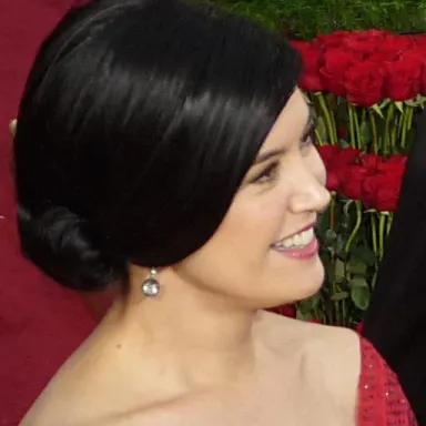 Phoebe Cates profile photo