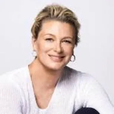 Kristin Hannah profile photo