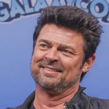 Karl Urban profile photo