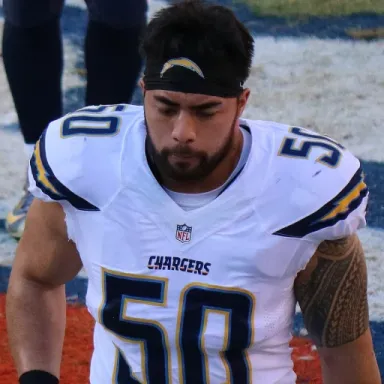 Manti Teʻo profile photo
