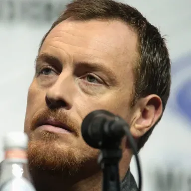 Toby Stephens profile photo