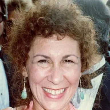 Rhea Perlman profile photo