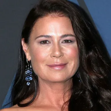 Maura Tierney profile photo